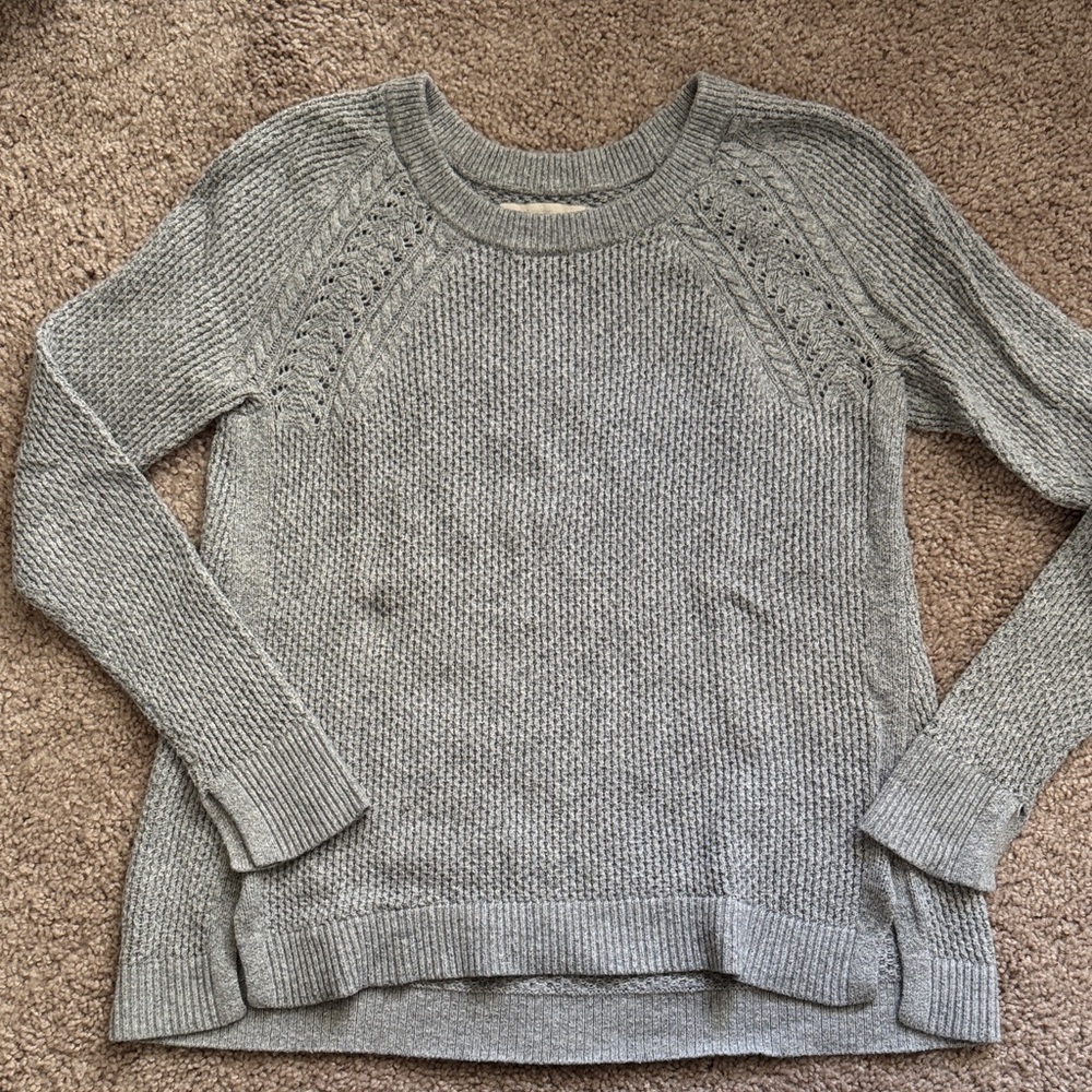 LOFT Women's Light Gray Crew Neck Sweater